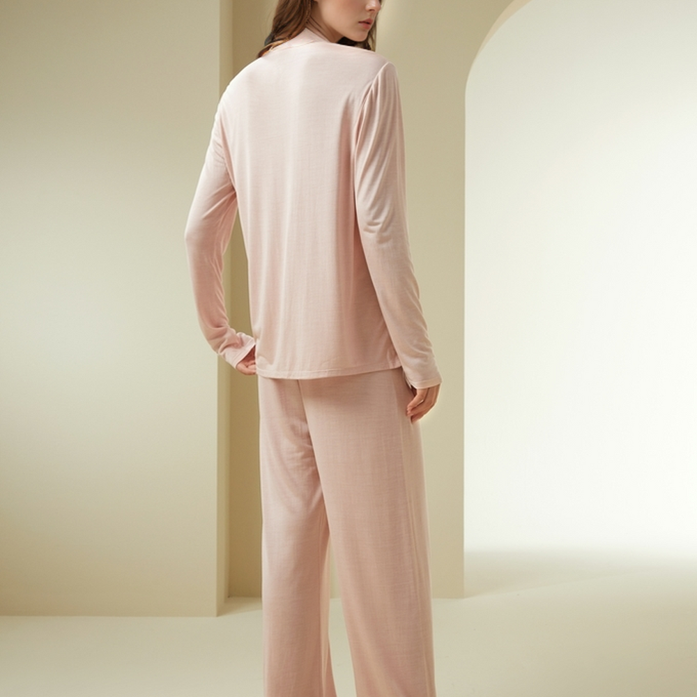 
                  
                    Silk Round Collar Long Sleeve Pajamas Set
                  
                